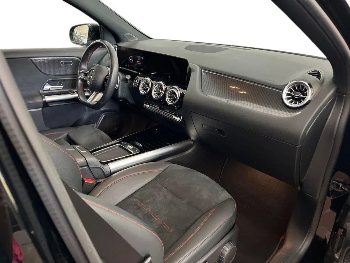 Mercedes-Benz GLA SUV usata a Bari (9)