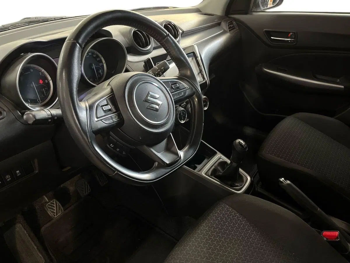 Suzuki Swift usata a Bari (10)