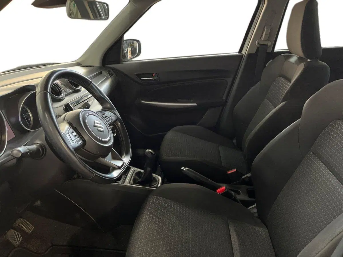 Suzuki Swift usata a Bari (7)