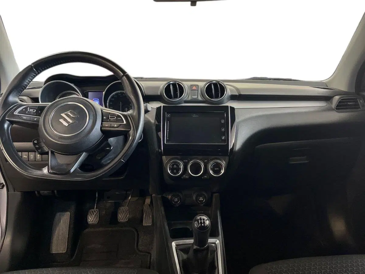 Suzuki Swift usata a Bari (8)