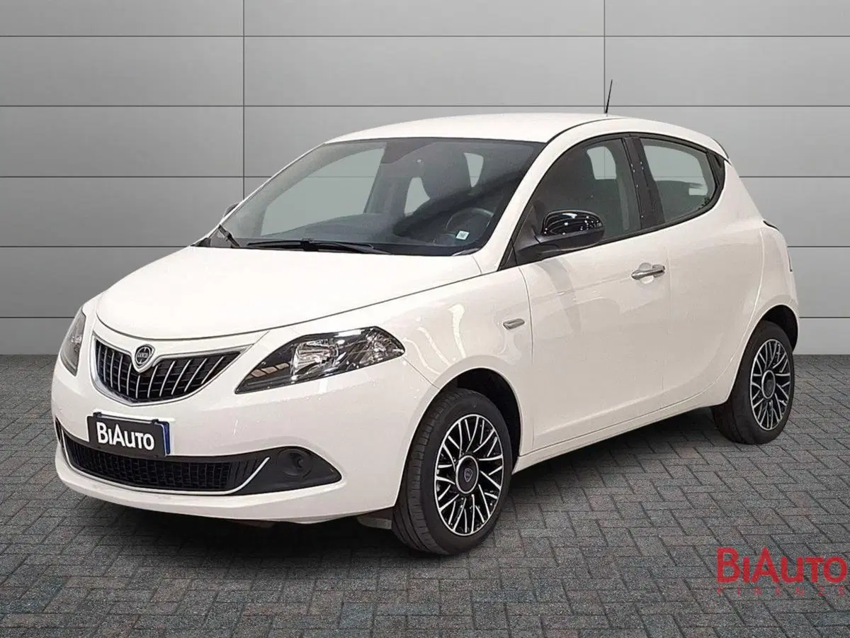 Lancia Ypsilon usata a Firenze