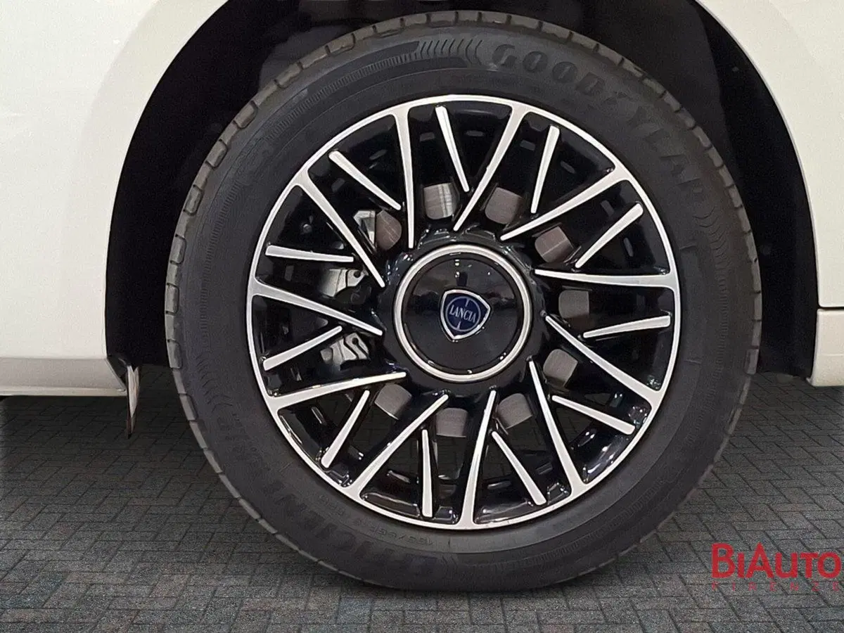 Lancia Ypsilon usata a Firenze (13)