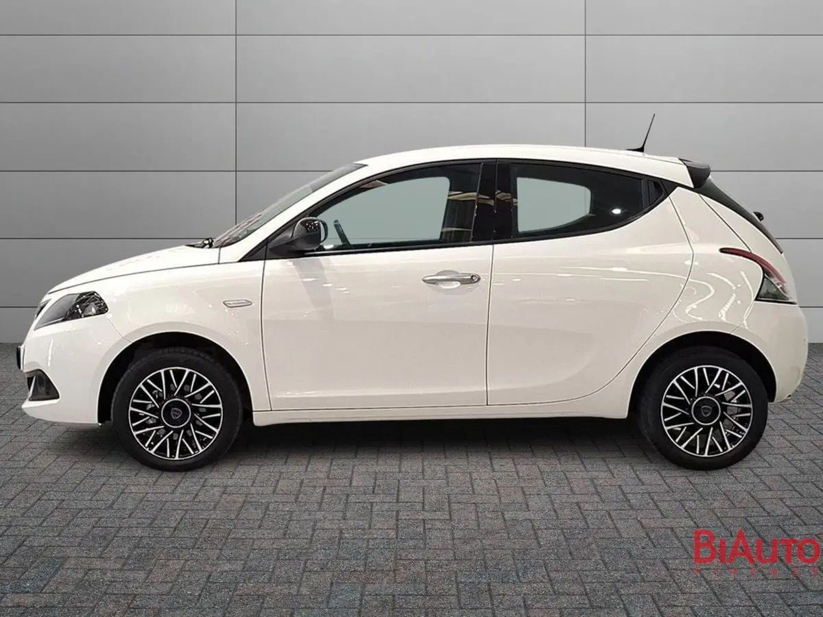 Lancia Ypsilon usata a Firenze (2)