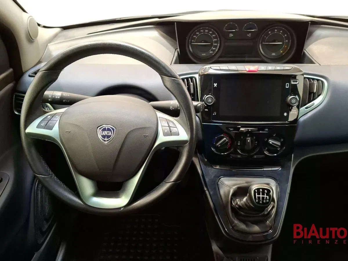 Lancia Ypsilon usata a Firenze (7)