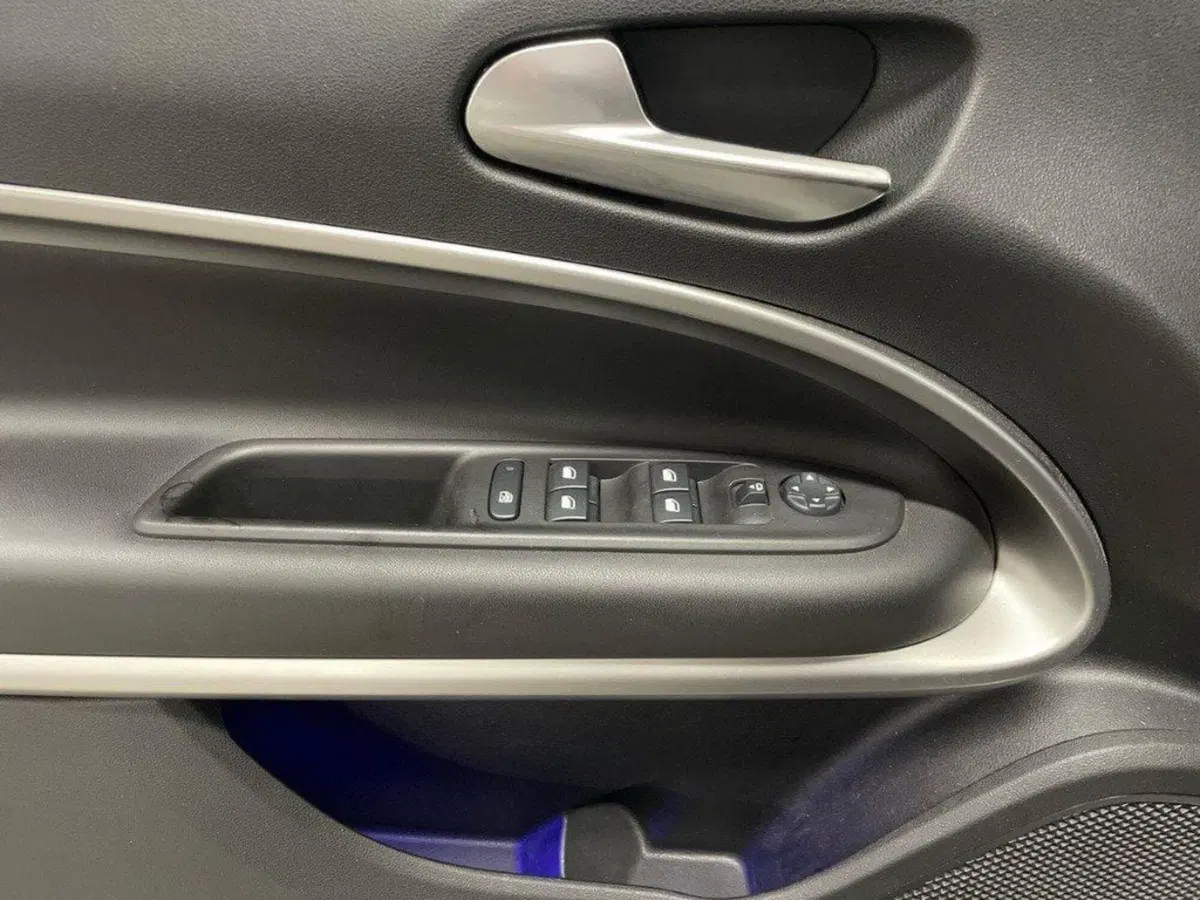 Jeep Avenger usata a Macerata (17)