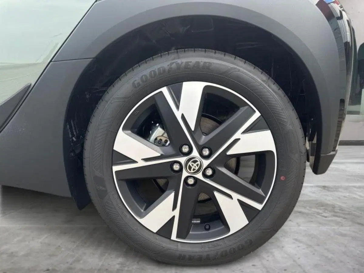 Toyota Aygo X nuova a Perugia (11)