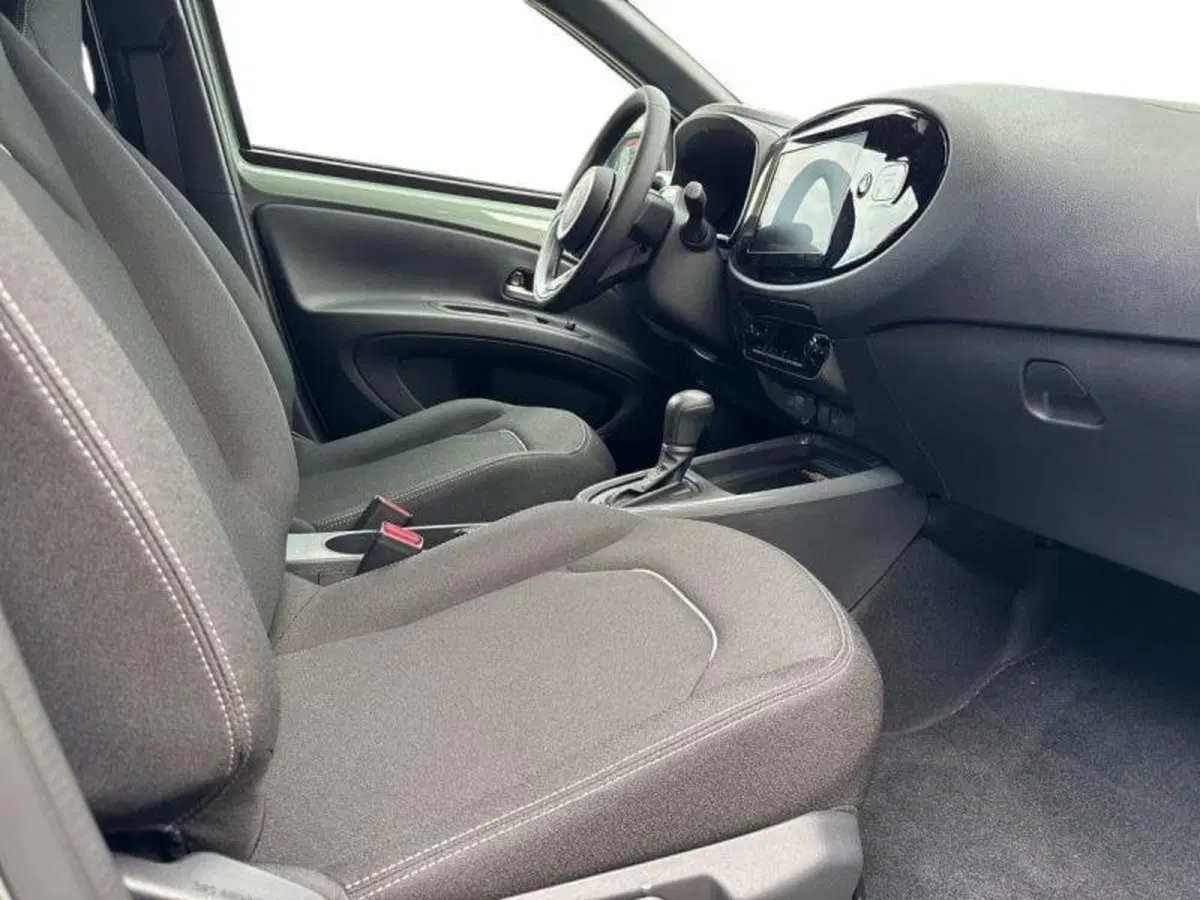 Toyota Aygo X nuova a Perugia (14)
