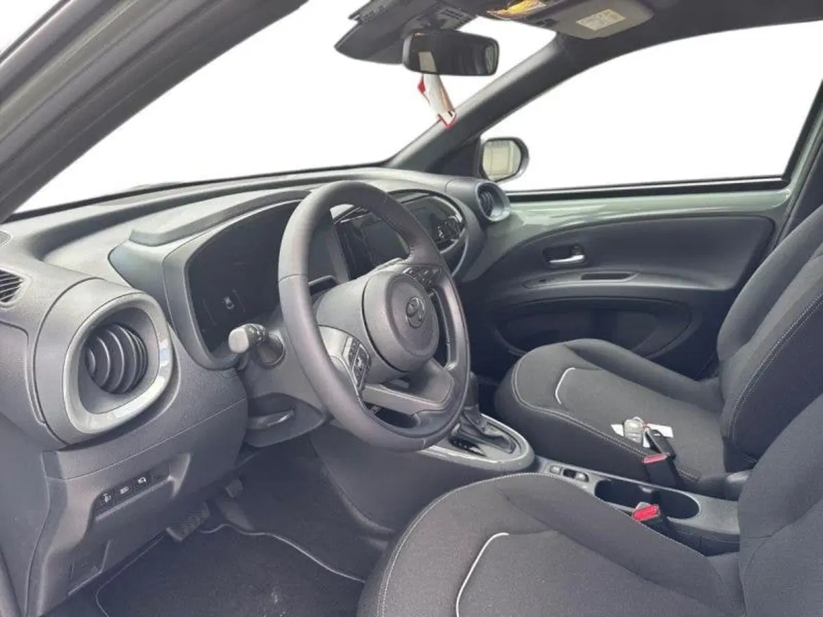 Toyota Aygo X nuova a Perugia (6)
