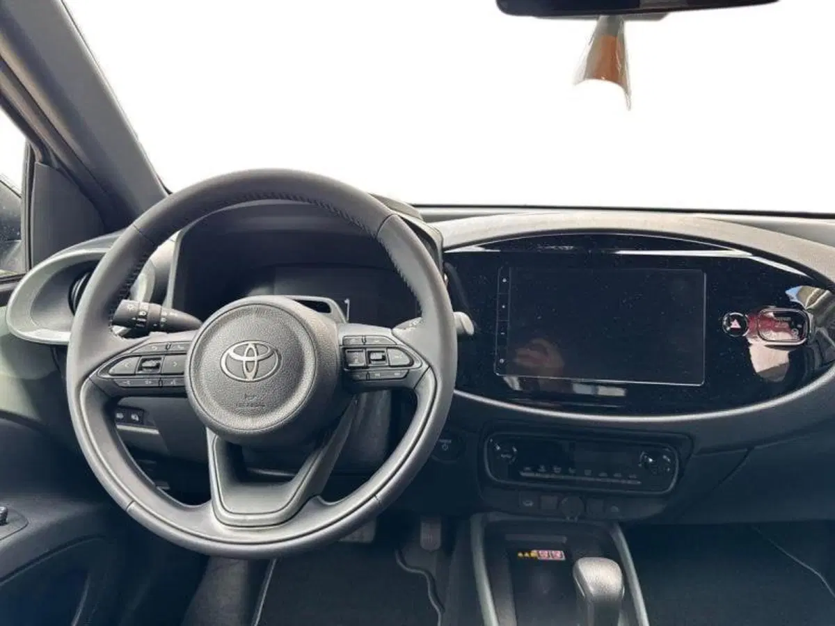 Toyota Aygo X nuova a Perugia (7)