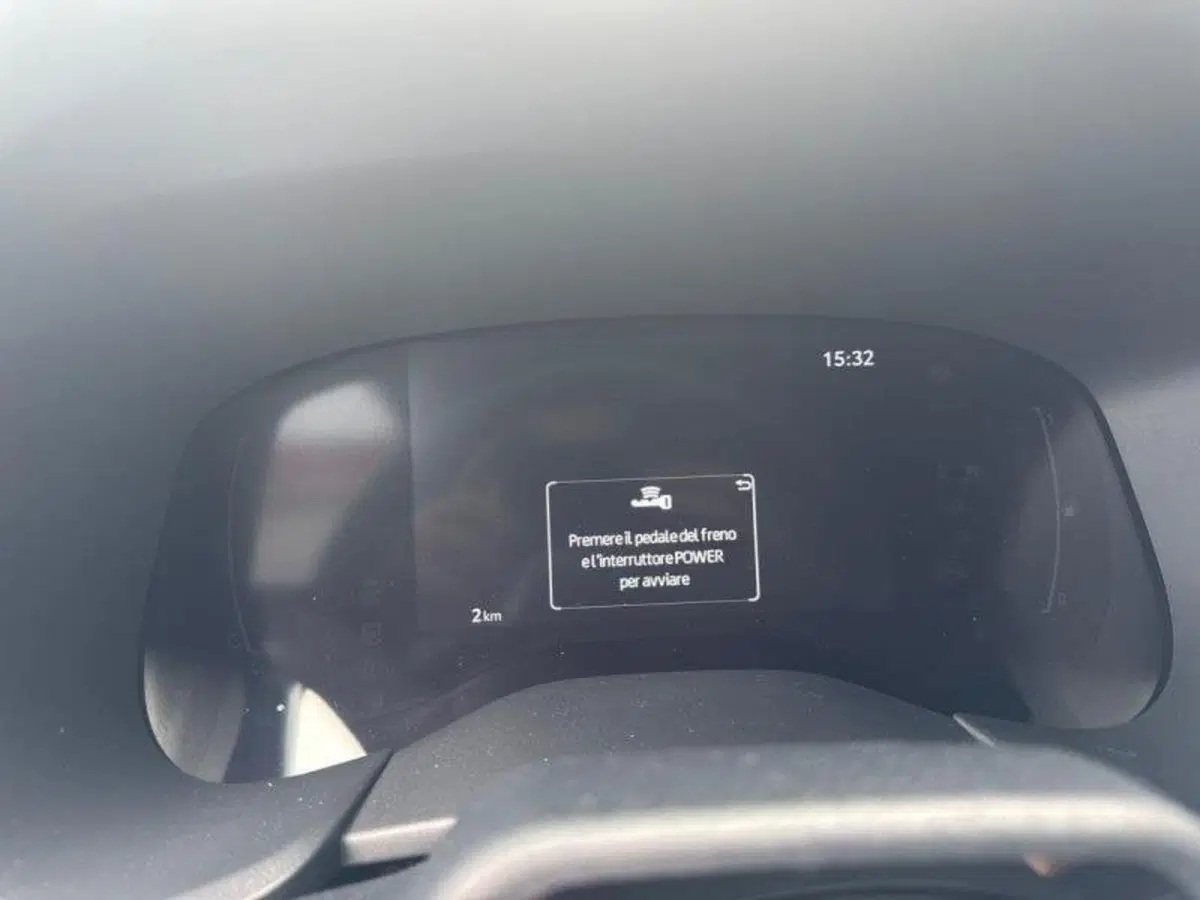 Toyota Aygo X nuova a Perugia (8)