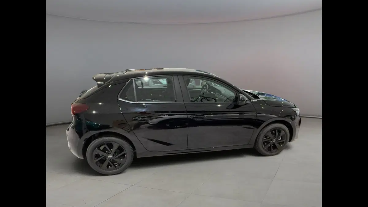 Opel Corsa nuova a Palermo (3)