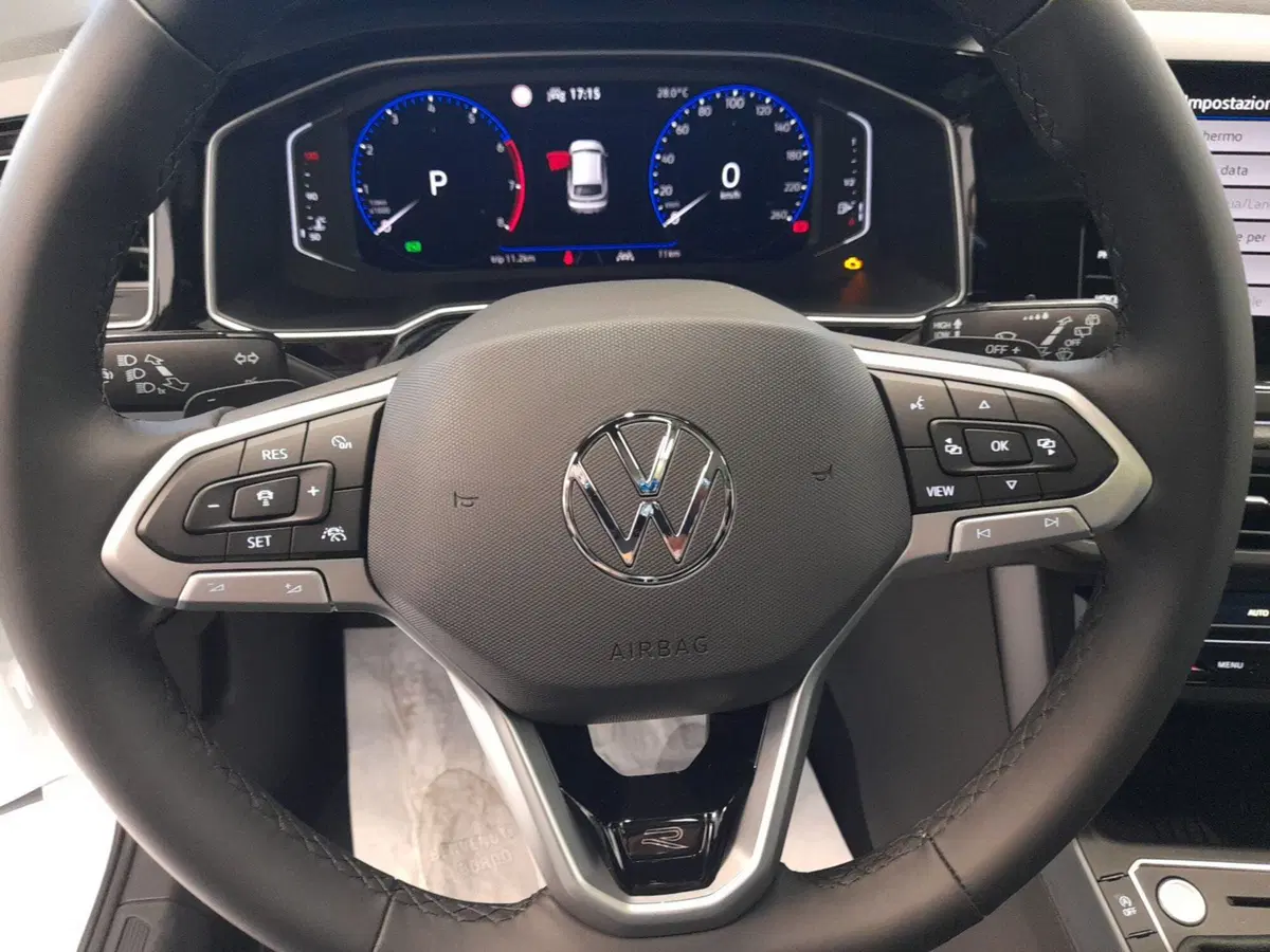 Volkswagen Taigo nuova a Bologna (11)
