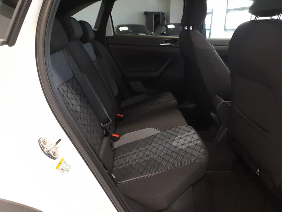 Volkswagen Taigo nuova a Bologna (19)