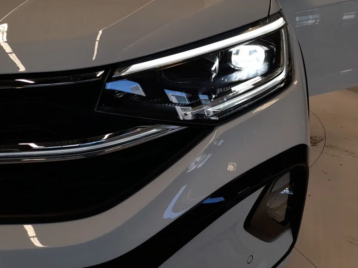 Volkswagen Taigo nuova a Bologna (8)