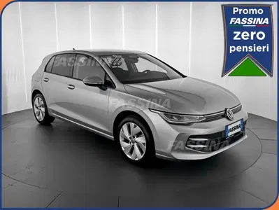 Volkswagen Golf 1.5 etsi 50 Years 115cv dsg nuova a Milano