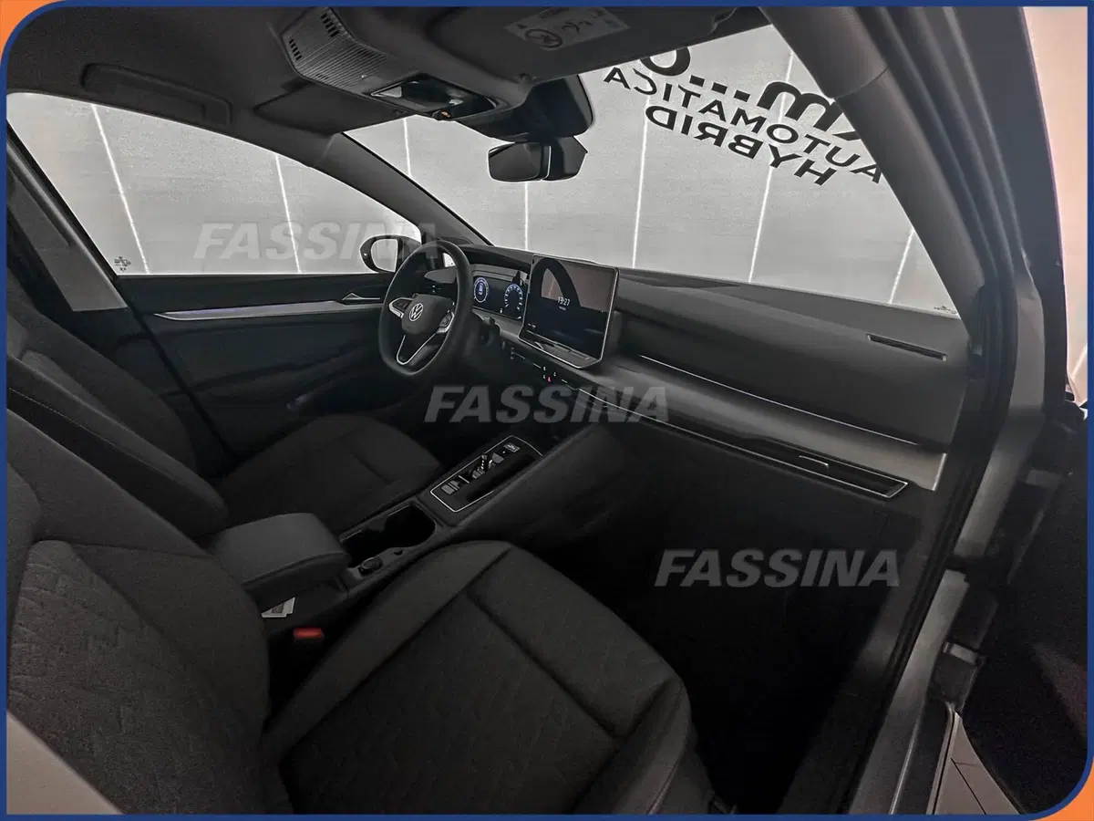 Volkswagen Golf nuova a Milano (13)