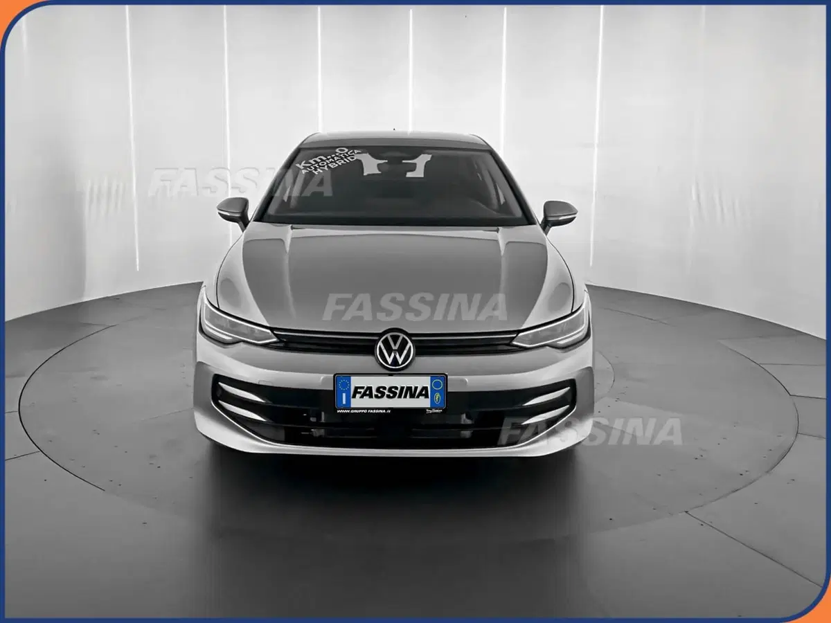 Volkswagen Golf nuova a Milano (2)