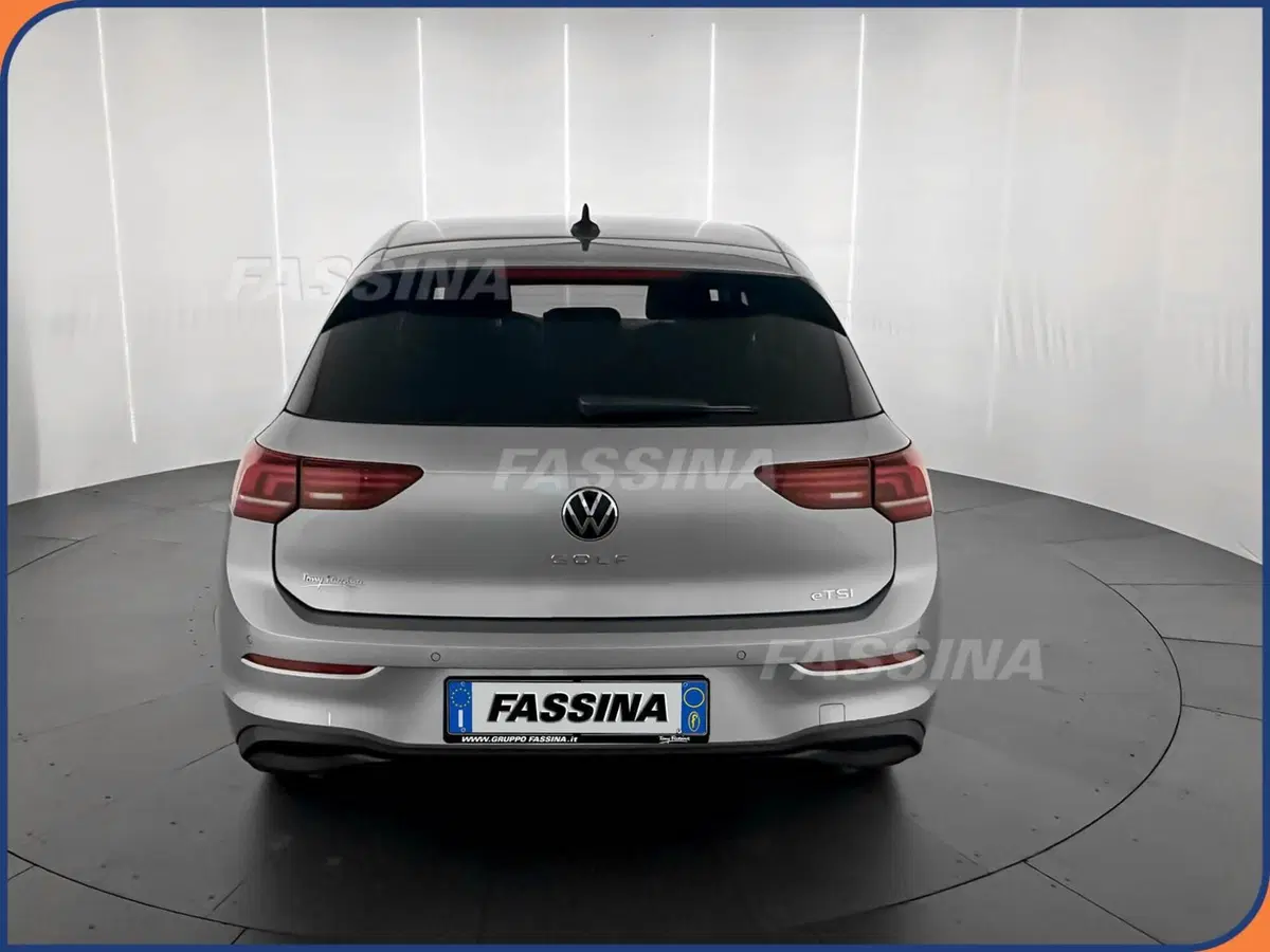 Volkswagen Golf nuova a Milano (5)