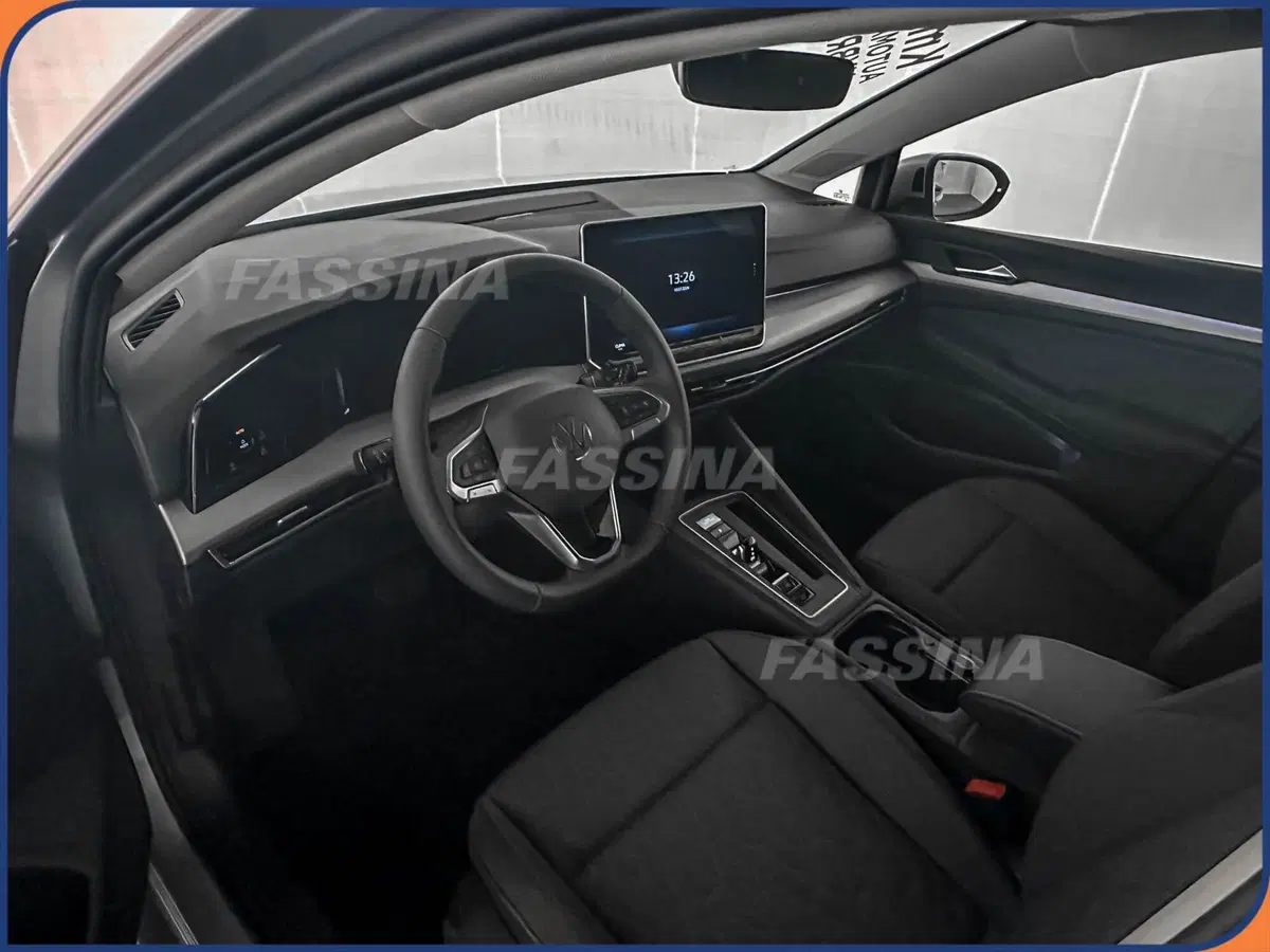 Volkswagen Golf nuova a Milano (9)