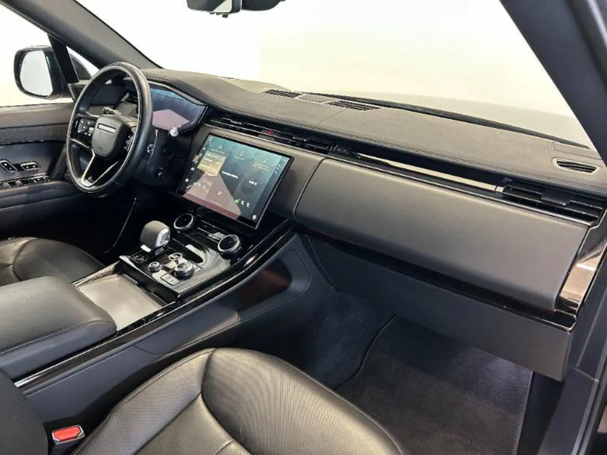 Land Rover Range Rover Sport usata a Venezia (12)
