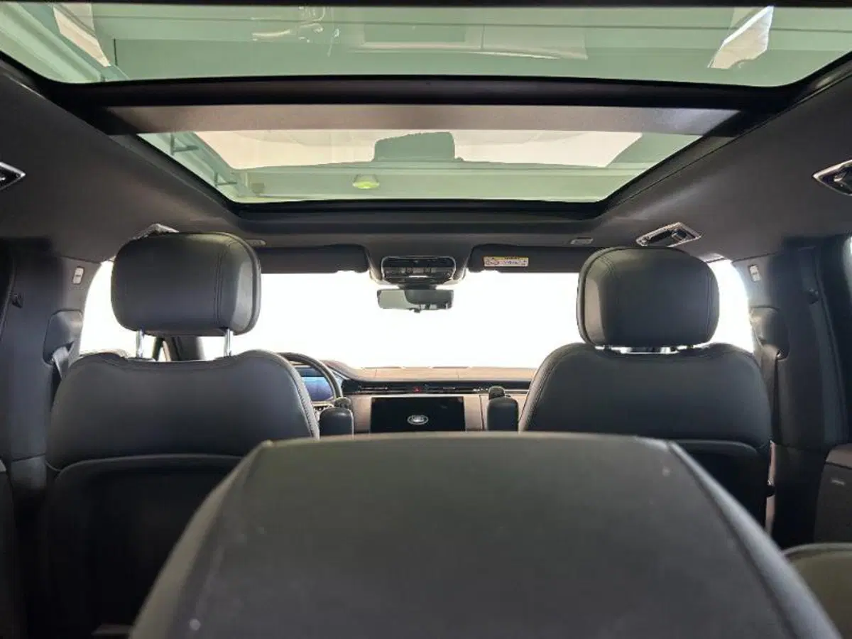 Land Rover Range Rover Sport usata a Venezia (16)