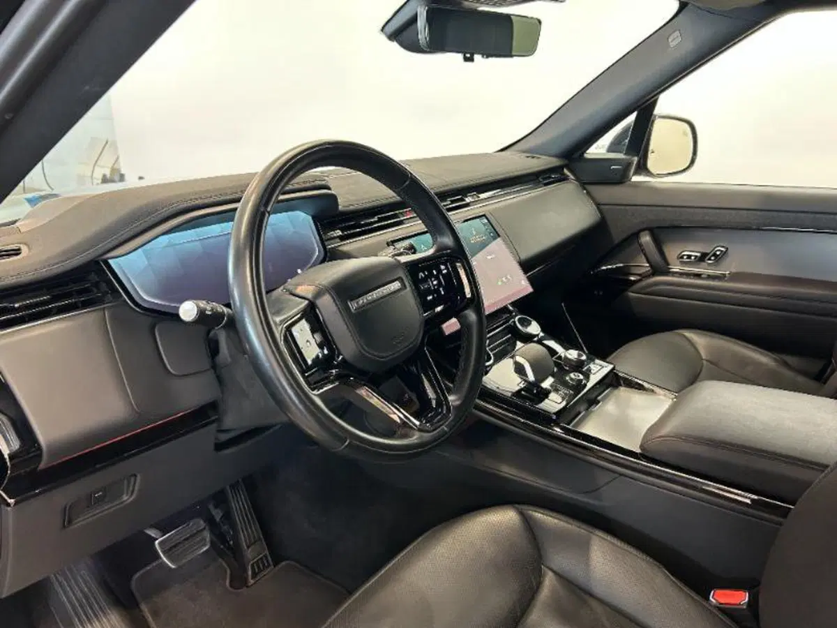 Land Rover Range Rover Sport usata a Venezia (18)