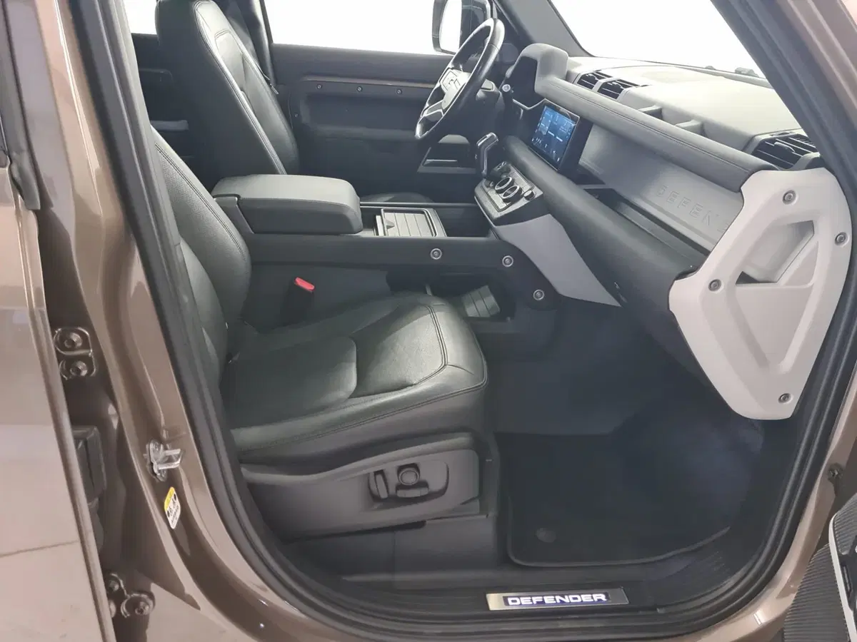 Land Rover Defender usata a Bergamo (4)