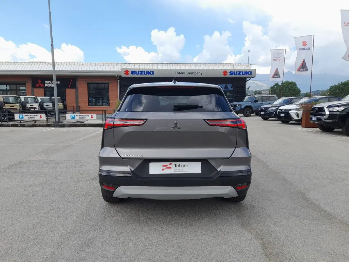 Mitsubishi Grandis nuova a L'Aquila (7)