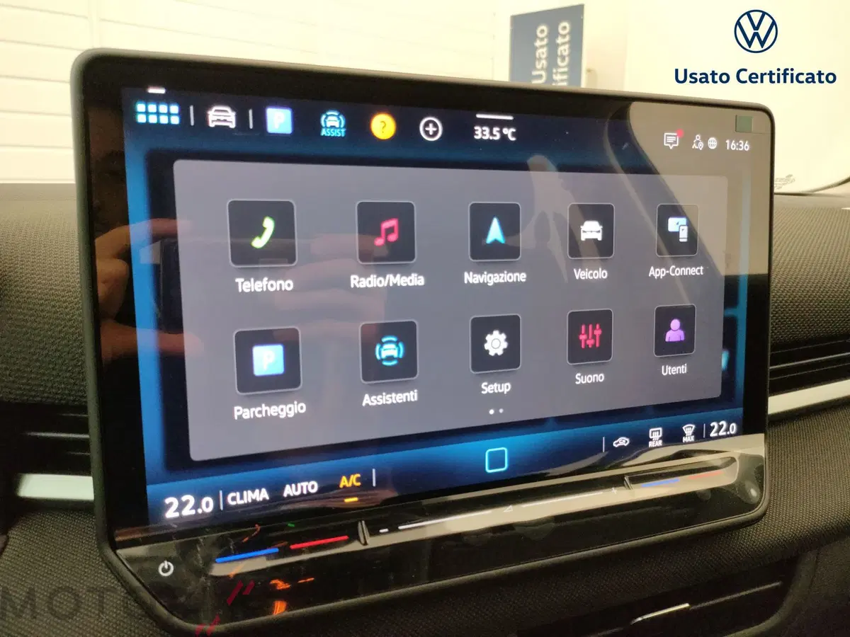 Volkswagen T-Roc nuova a Varese (13)
