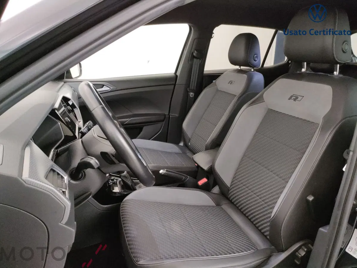 Volkswagen T-Cross usata a Varese (11)