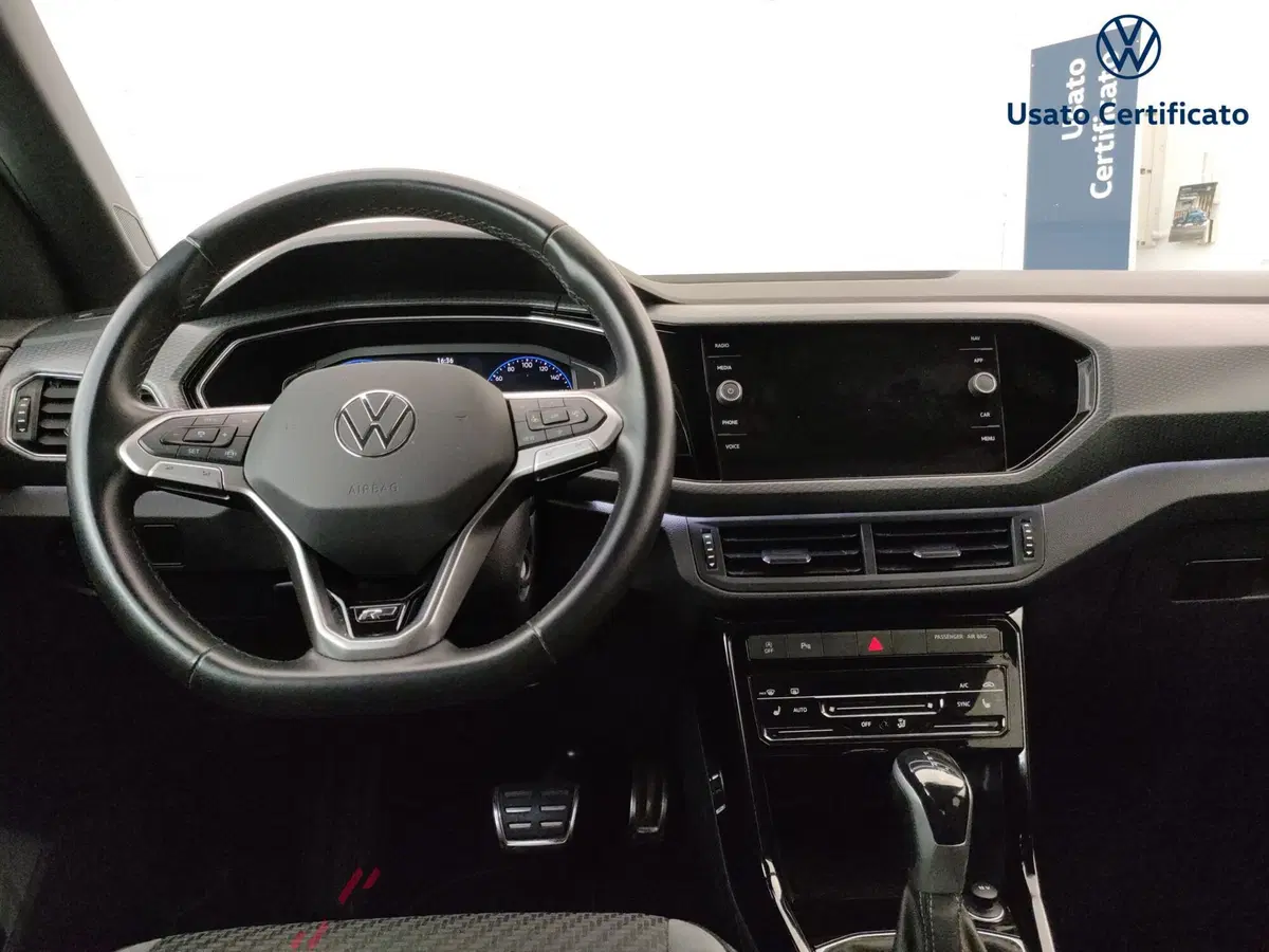 Volkswagen T-Cross usata a Varese (12)
