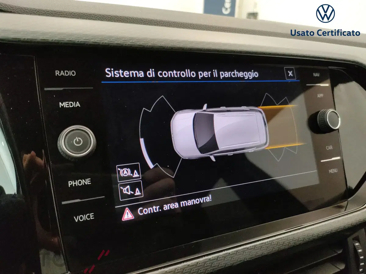 Volkswagen T-Cross usata a Varese (16)
