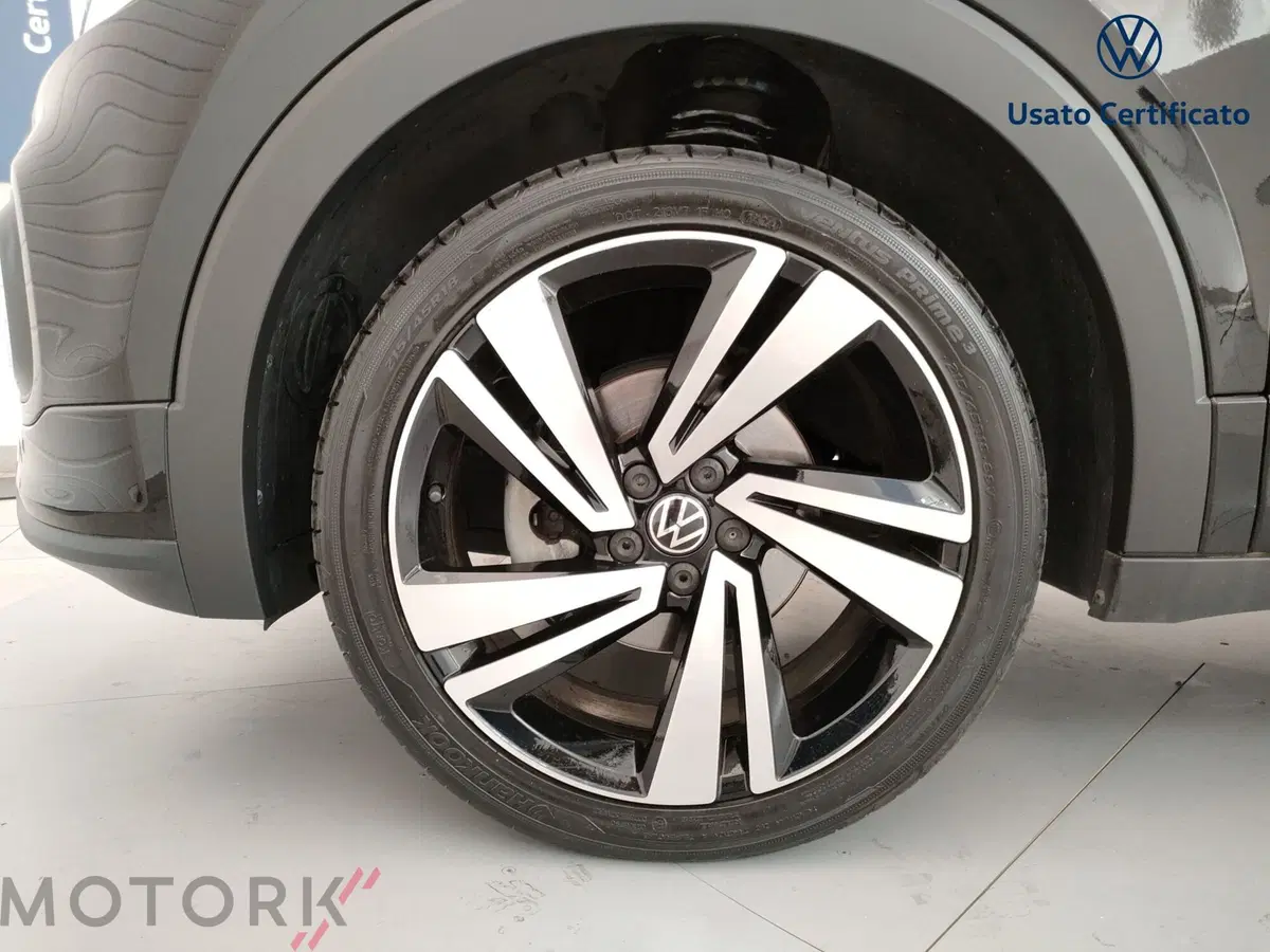 Volkswagen T-Cross usata a Varese (6)