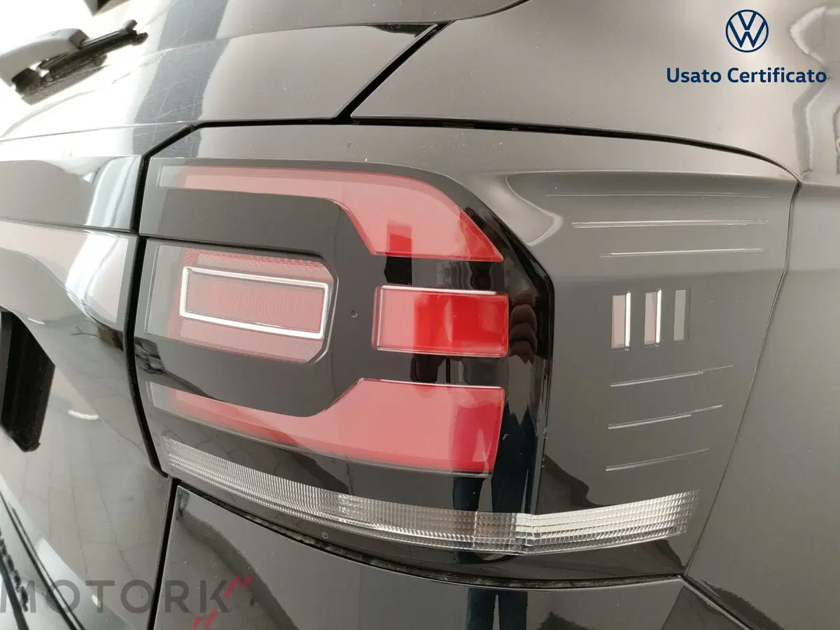 Volkswagen T-Cross usata a Varese (8)