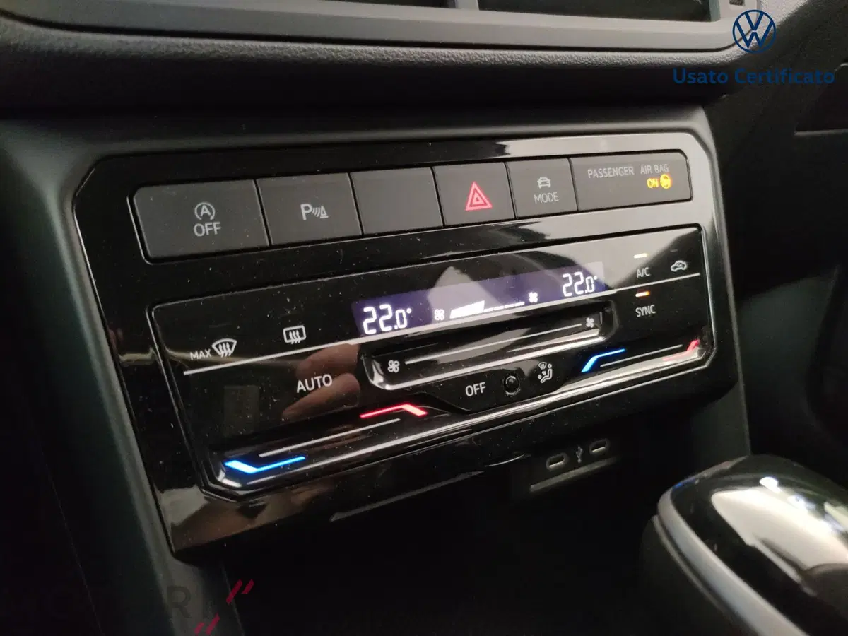 Volkswagen T-Cross usata a Varese (13)