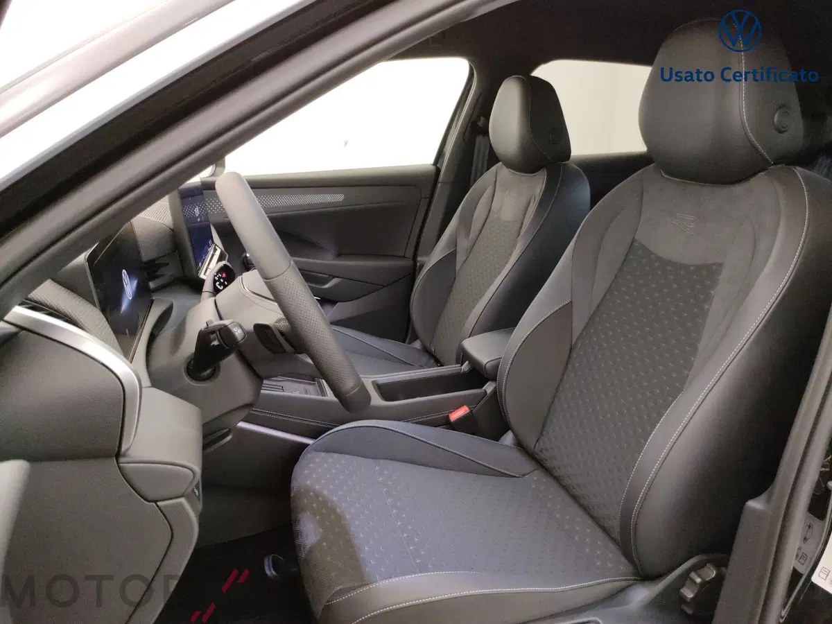 Volkswagen T-Roc nuova a Varese (11)