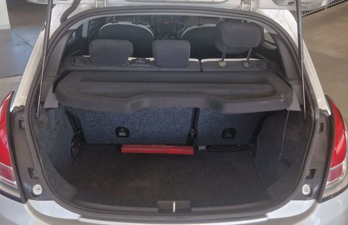 Lancia Ypsilon usata a Terni (10)