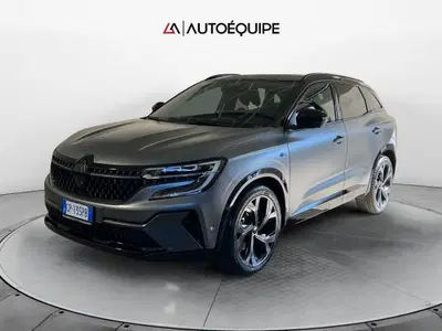 Renault Austral 1.2 full hybrid Iconic Esprit Alpine 200cv auto del 2023 usata a Roma