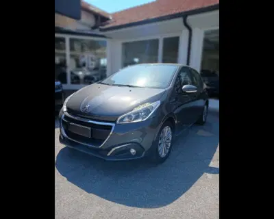 Peugeot 208 HDi 68 CV 5 porte Allure del 2016 usata a Sanremo