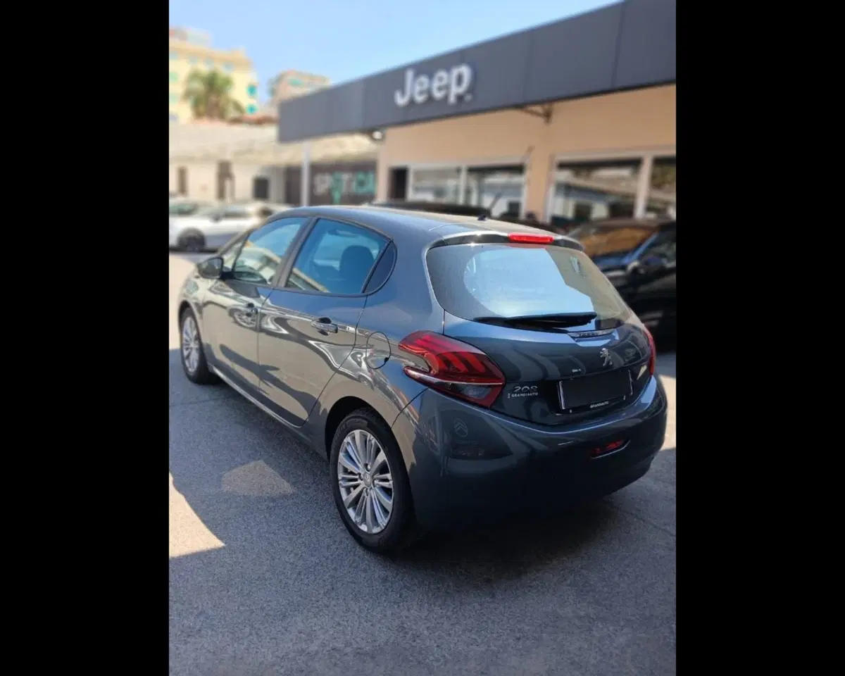 Peugeot 208 usata a Imperia (3)