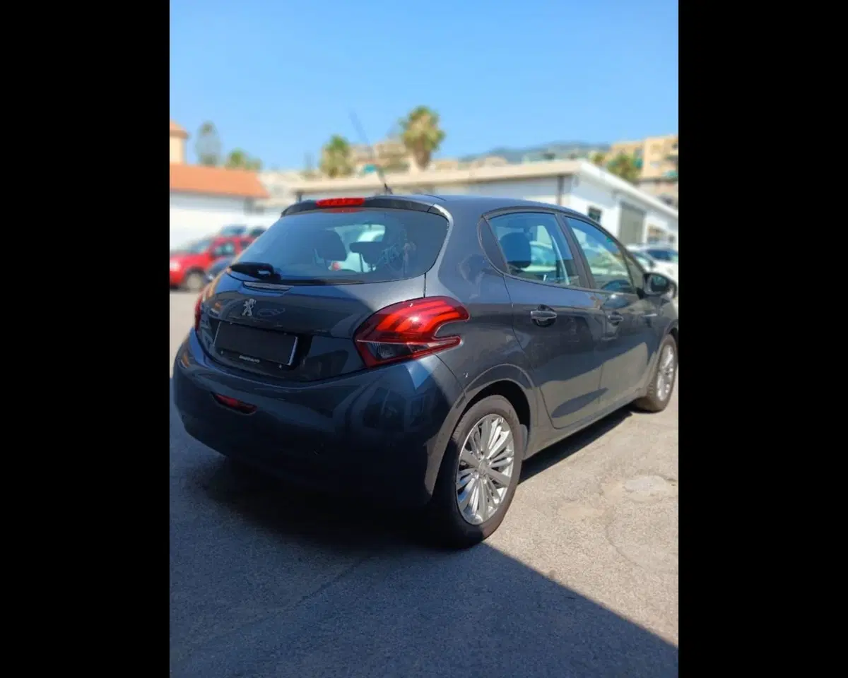 Peugeot 208 usata a Imperia (5)
