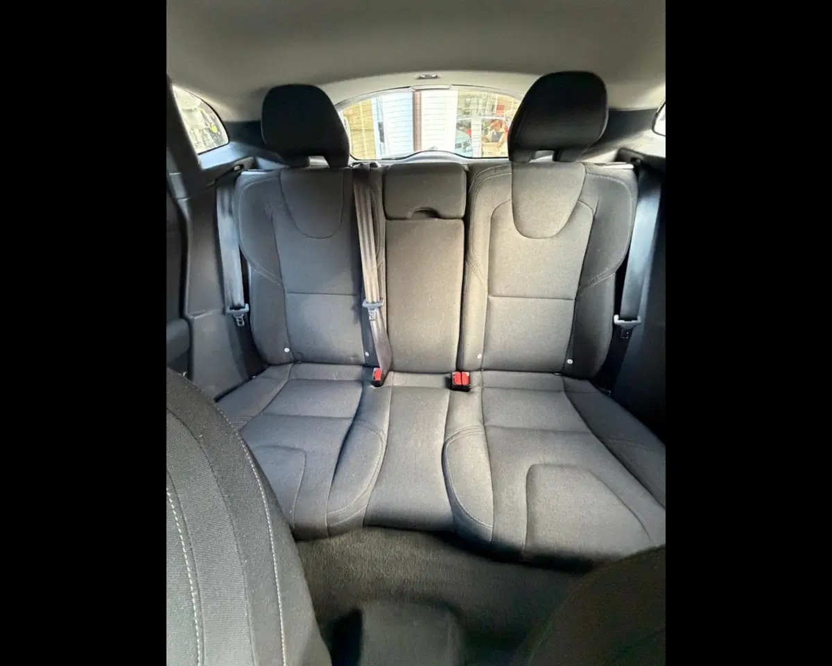 Volvo V40 Cross Country usata a Imperia (14)