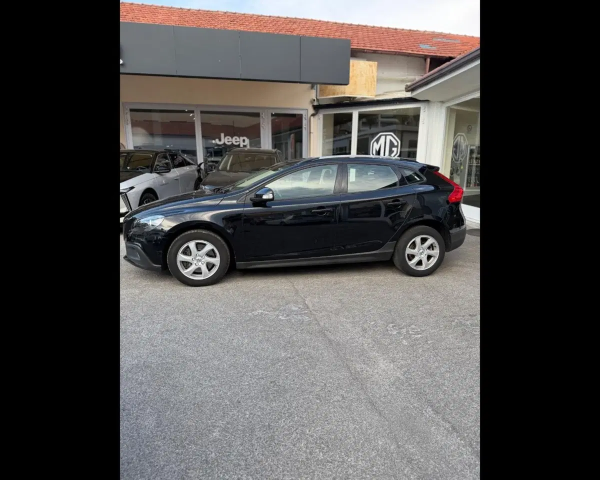 Volvo V40 Cross Country usata a Imperia (2)