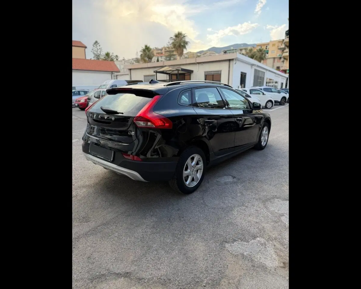 Volvo V40 Cross Country usata a Imperia (5)