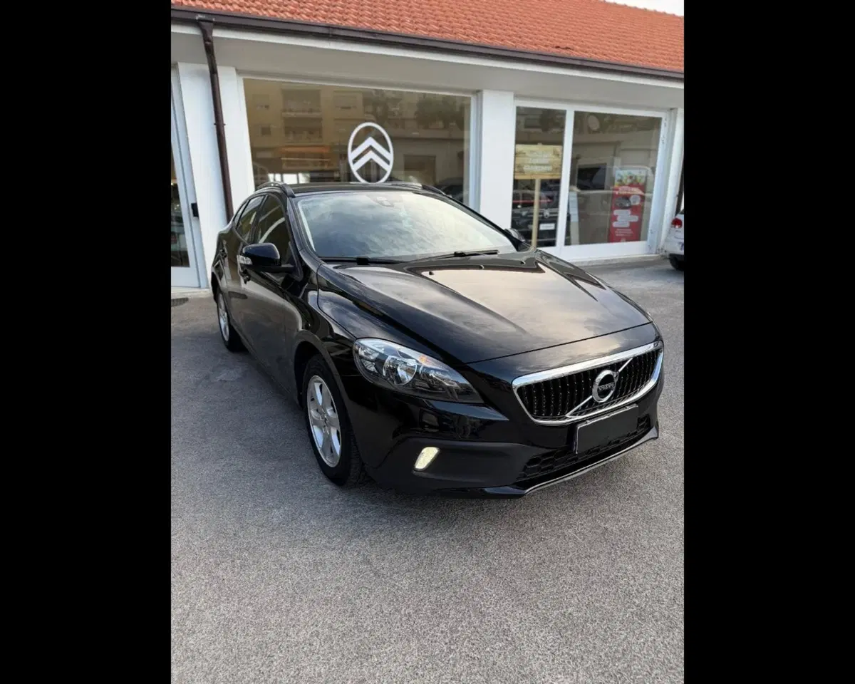 Volvo V40 Cross Country usata a Imperia (7)