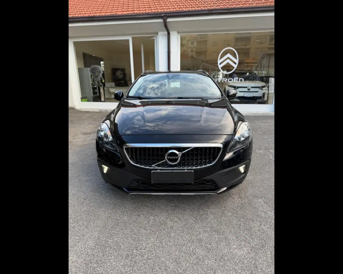 Volvo V40 Cross Country usata a Imperia (8)