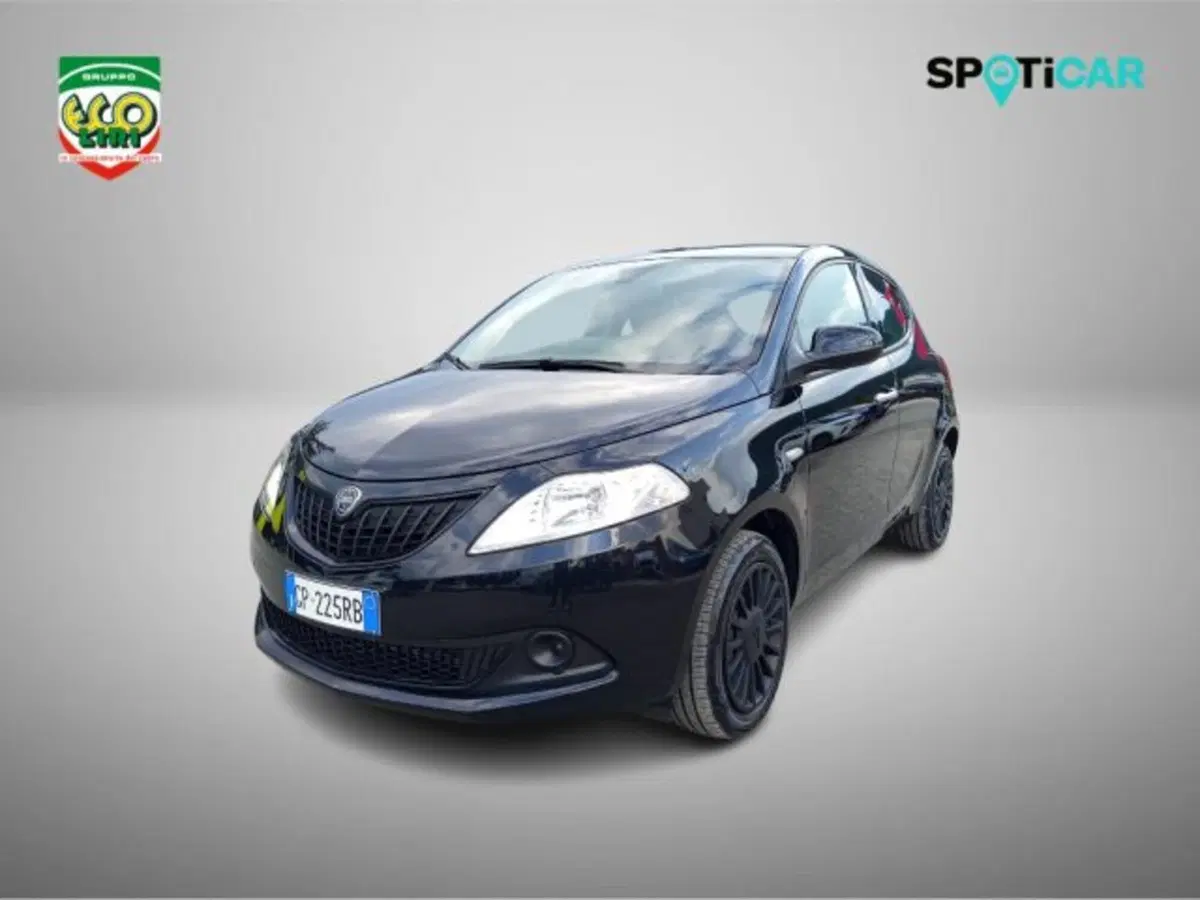 Lancia Ypsilon nuova a Frosinone (15)