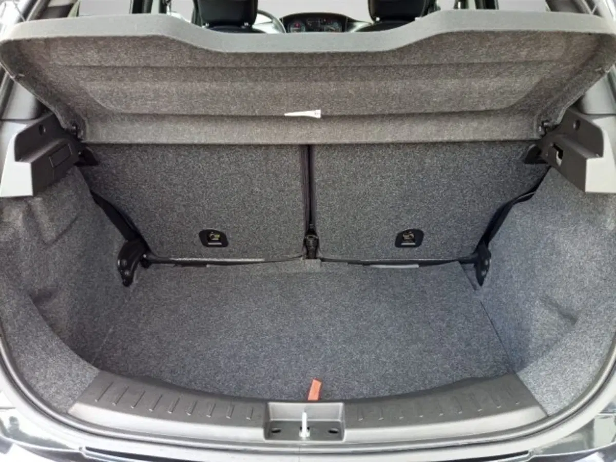 Lancia Ypsilon nuova a Frosinone (3)