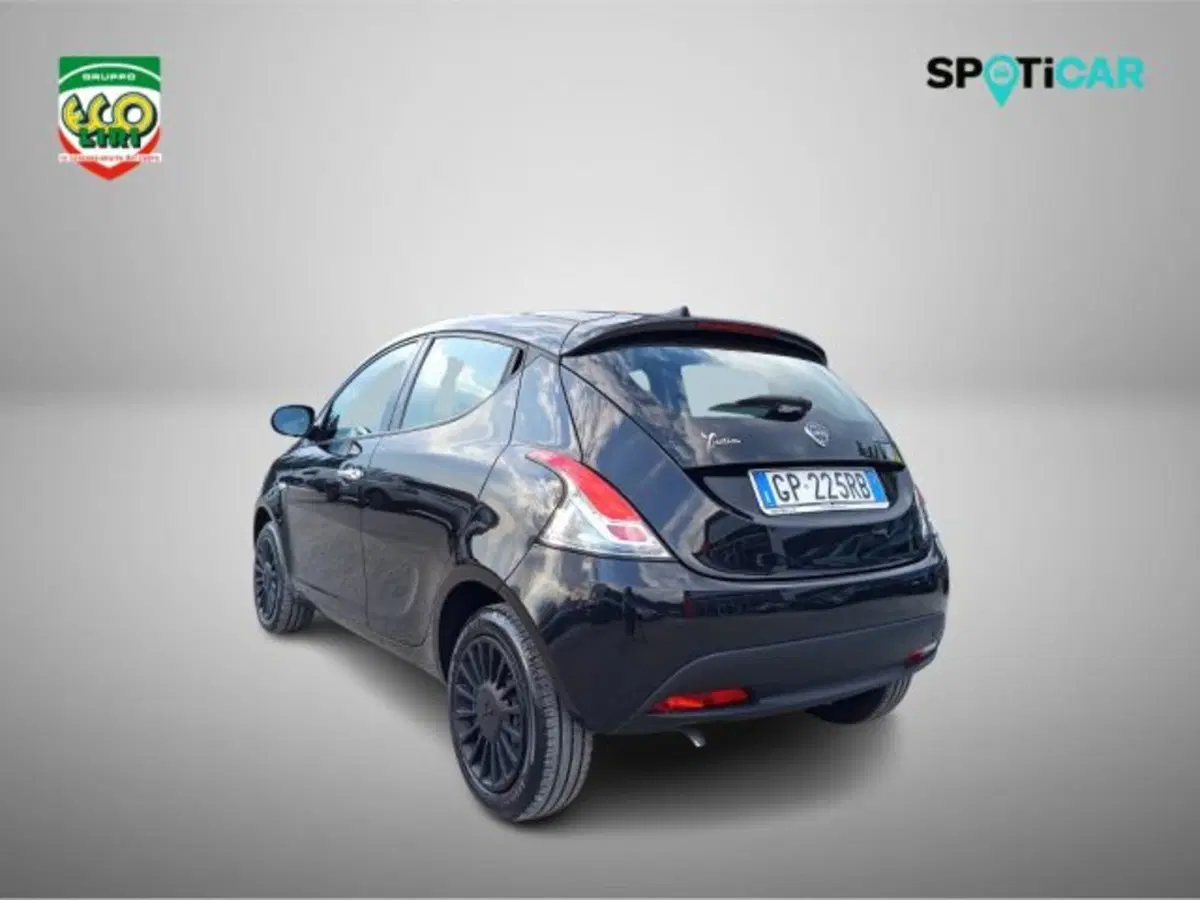 Lancia Ypsilon nuova a Frosinone (5)