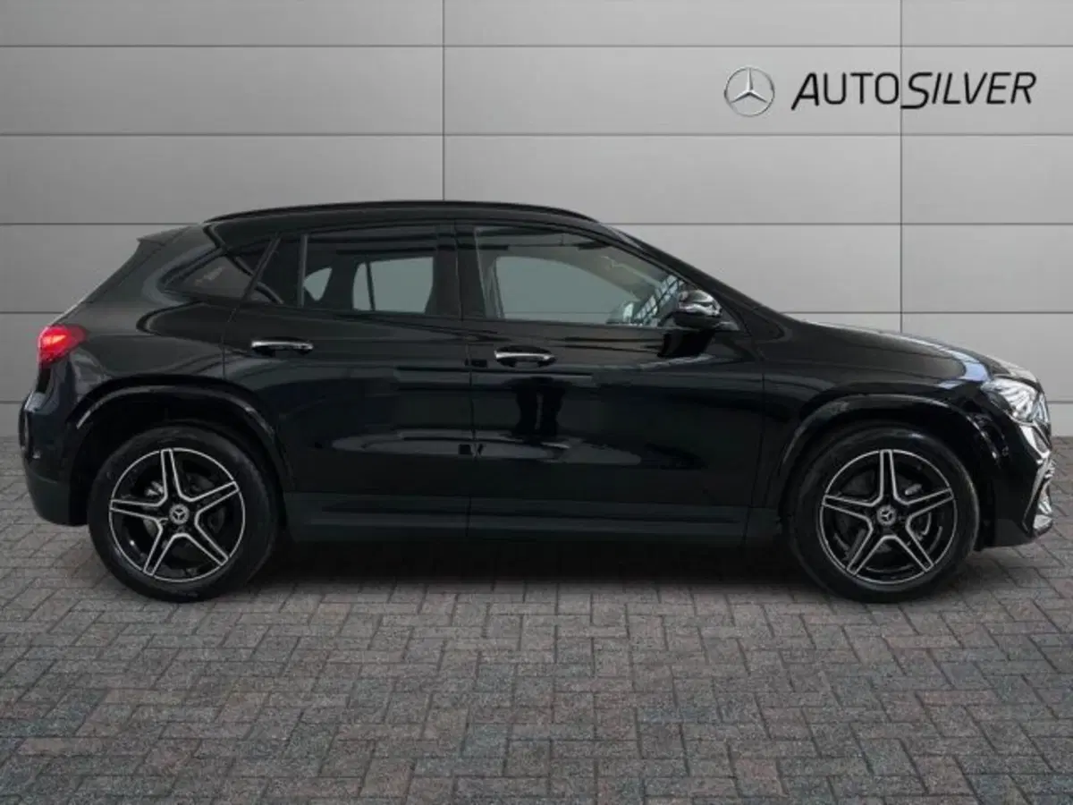 Mercedes-Benz GLA SUV nuova a Verona (5)